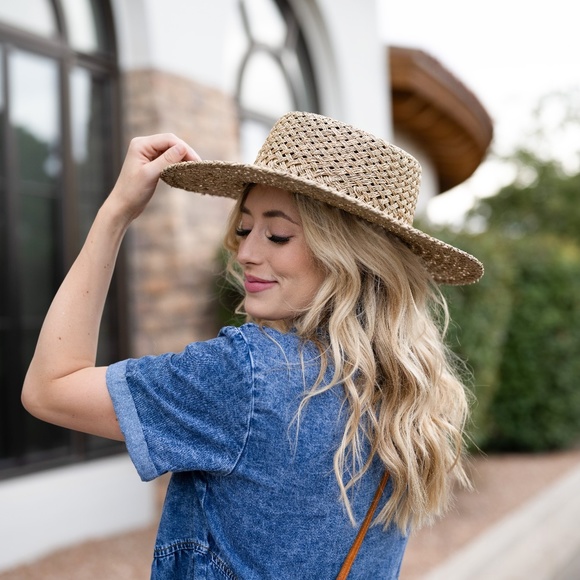 Meet your Posher, Taylor - Picture 1 of 1